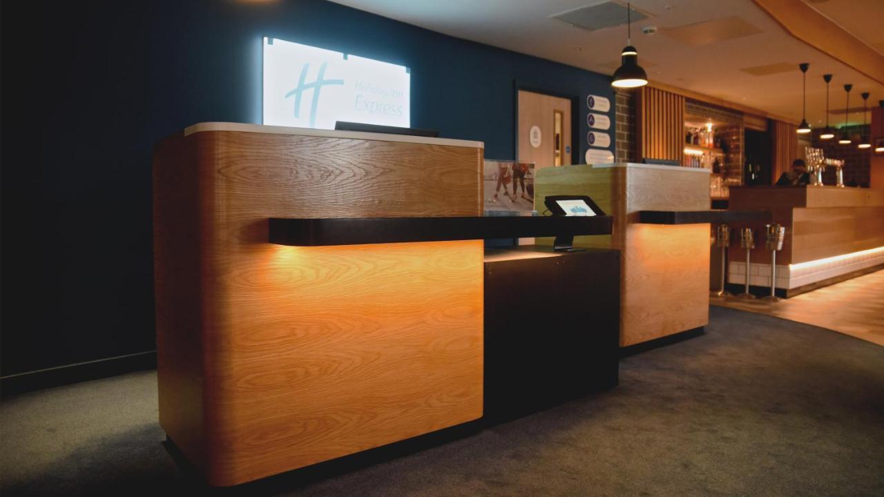 Express - & South Lakes By Ihg