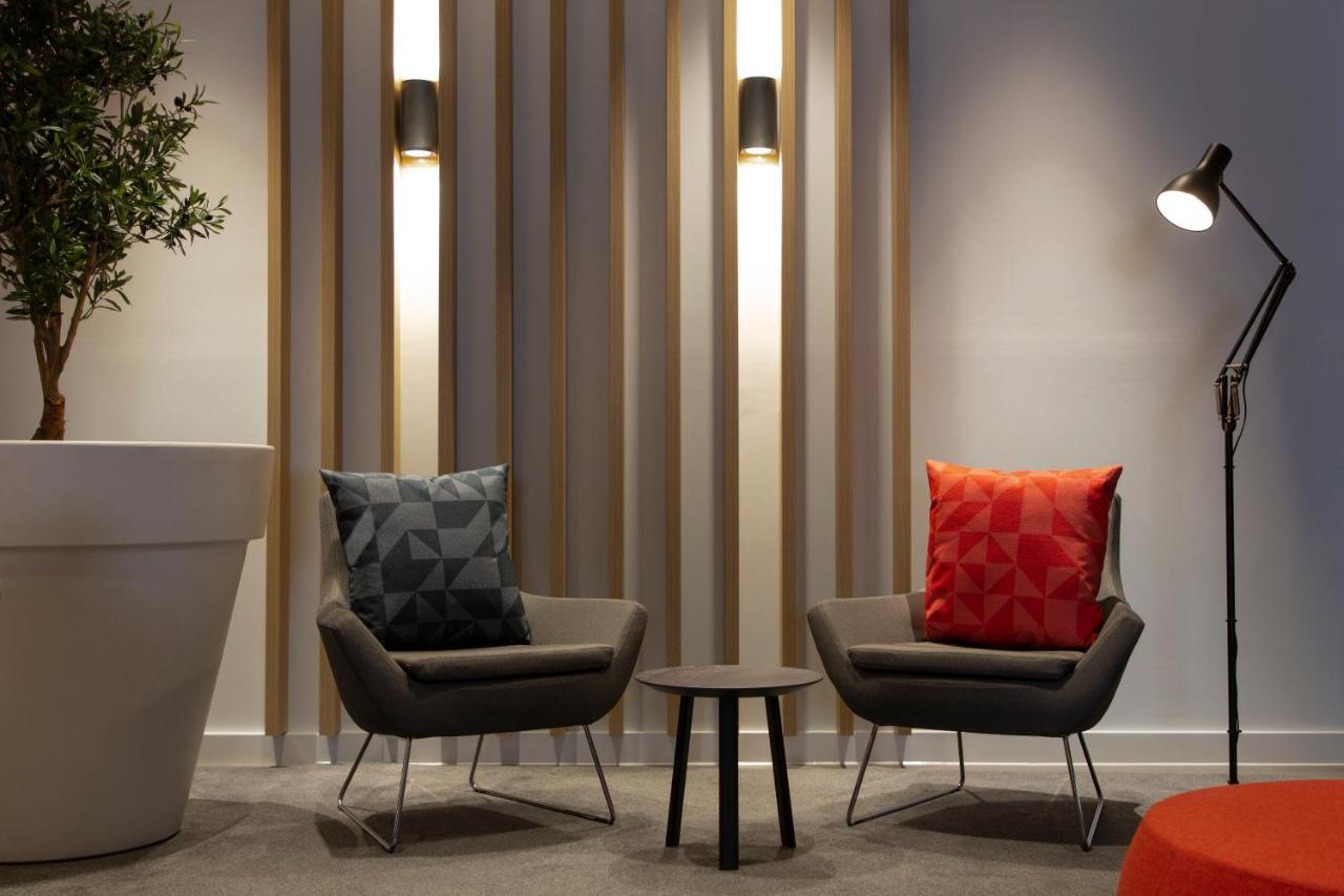 Express - & South Lakes By Ihg 3*
